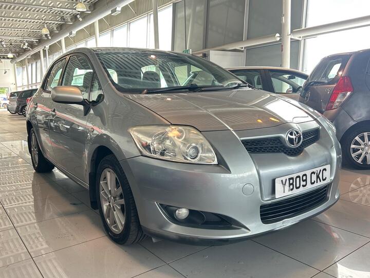 Toyota Auris 1.33 VVT-i TR (s/s) 5dr