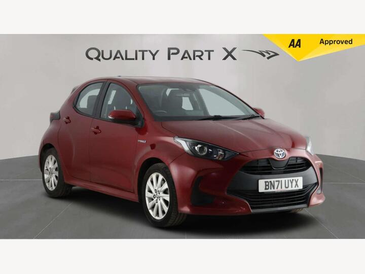 Toyota Yaris 1.5 VVT-h Icon E-CVT Euro 6 (s/s) 5dr Toyota Yaris 1.5 VVT-h Icon E-CVT Euro 6 (s/s) 5dr