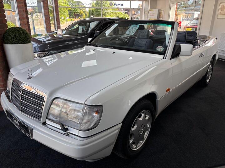 Mercedes-Benz E Class 3.2 E320 Cabriolet 2dr Petrol Automatic (217 Bhp)