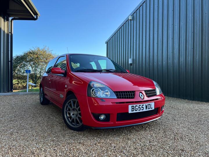 Renault Clio 2.0 16v Renaultsport Trophy 3dr Renault Clio 2.0 16v Renaultsport Trophy 3dr