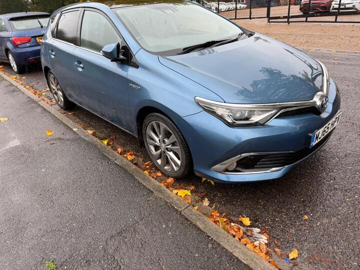 Toyota Auris 1.8 VVT-h Excel CVT Euro 6 (s/s) 5dr (Safety Sense) Toyota Auris 1.8 VVT-h Excel CVT Euro 6 (s/s) 5dr (Safety Sense)