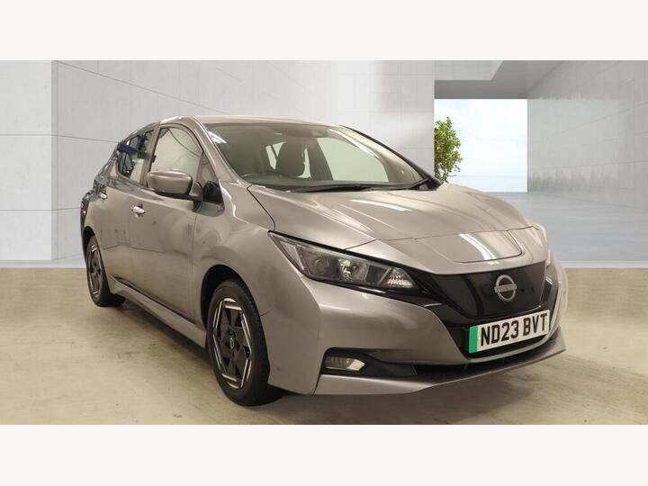 Nissan LEAF ELECTRIC HATCHBACK 39kWh Acenta Auto 5dr Nissan LEAF ELECTRIC HATCHBACK 39kWh Acenta Auto 5dr