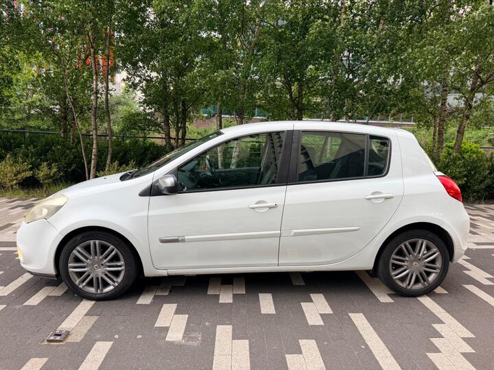 Renault Clio 1.2 Dynamique TomTom Euro 5 5dr