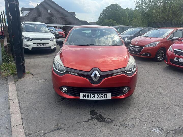 Renault CLIO 1.2 16V Dynamique MediaNav Euro 5 5dr Renault CLIO 1.2 16V Dynamique MediaNav Euro 5 5dr