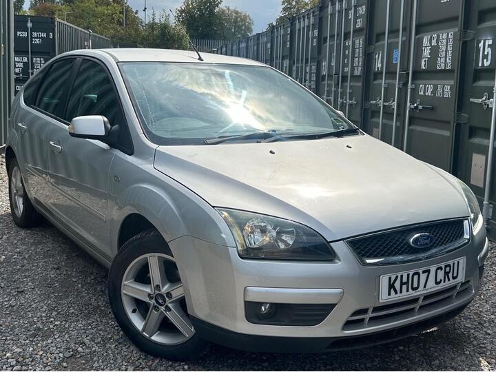Ford Focus 1.8 Titanium 5dr