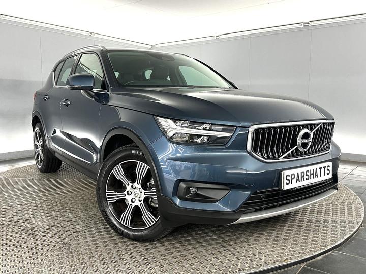 Volvo XC40 2.0 B4 MHEV Inscription Auto Euro 6 (s/s) 5dr