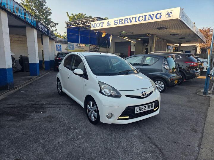 Toyota AYGO 1.0 VVT-i Fire Euro 5 5dr