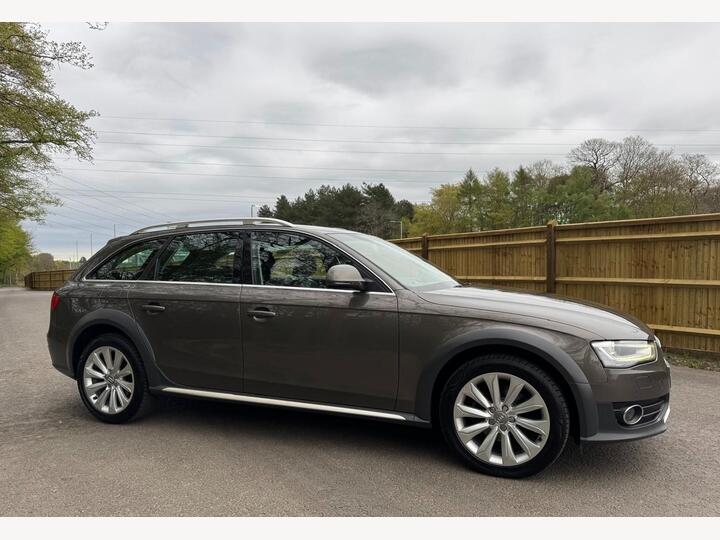 Audi A4 Allroad 2.0 TDI S Tronic Quattro Euro 5 (s/s) 5dr Audi A4 Allroad 2.0 TDI S Tronic Quattro Euro 5 (s/s) 5dr