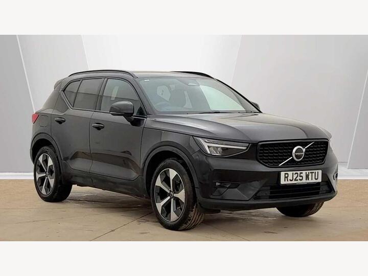 Volvo XC40 2.0 B4 MHEV Plus Dark DCT Auto Euro 6 (s/s) 5dr