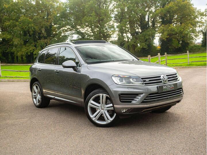 Volkswagen TOUAREG 3.0 TDI V6 BlueMotion Tech R-Line Plus Tiptronic 4WD Euro 6 (s/s) 5dr Volkswagen TOUAREG 3.0 TDI V6 BlueMotion Tech R-Line Plus Tiptronic 4WD Euro 6 (s/s) 5dr