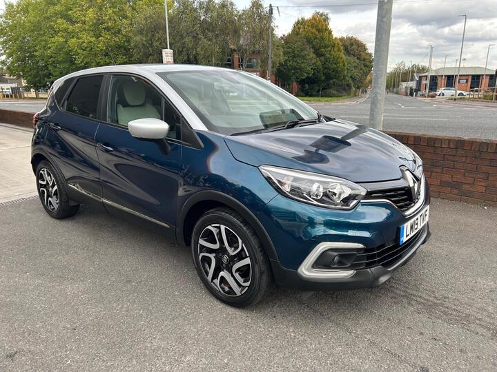 Renault Captur 0.9 TCe ENERGY Iconic Euro 6 (s/s) 5dr Renault Captur 0.9 TCe ENERGY Iconic Euro 6 (s/s) 5dr