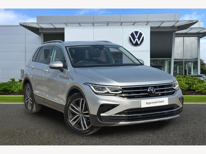 Volkswagen Tiguan 1.5 TSI Elegance DSG Euro 6 (s/s) 5dr Volkswagen Tiguan 1.5 TSI Elegance DSG Euro 6 (s/s) 5dr
