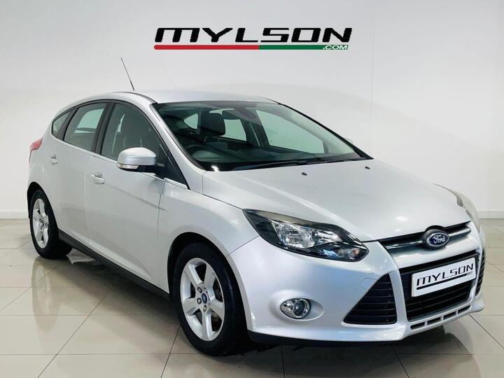 Ford FOCUS 1.6 TDCi Zetec Navigator Euro 5 (s/s) 5dr