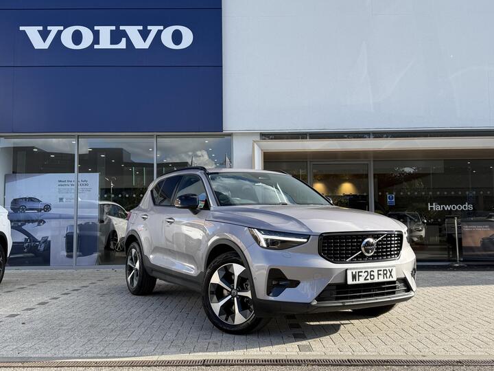 Volvo XC40 2.0 B3 MHEV Plus Dark DCT Auto Euro 6 (s/s) 5dr