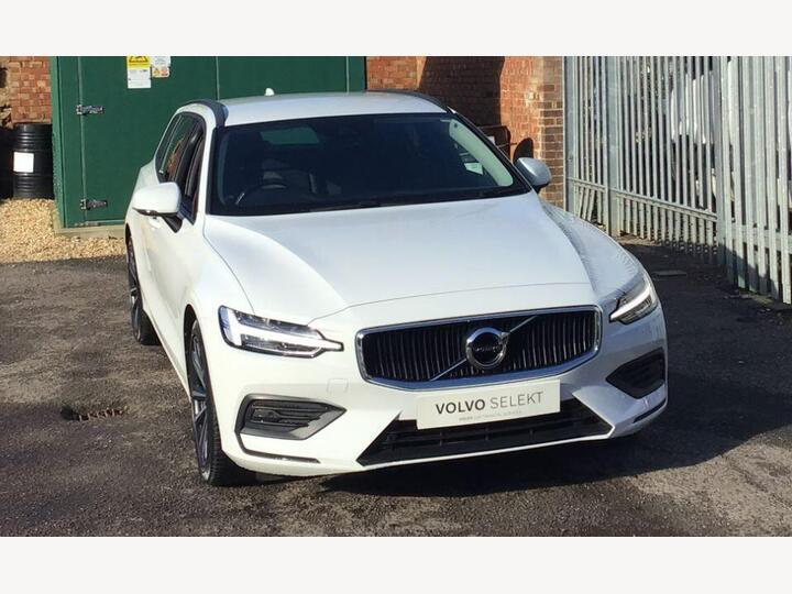 Volvo V60 2.0 B3 MHEV Momentum Auto Euro 6 (s/s) 5dr