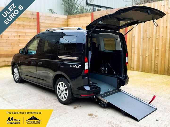 Ford TOURNEO CONNECT 2.0 EcoBlue Titanium DCT Euro 6 (s/s) 5dr