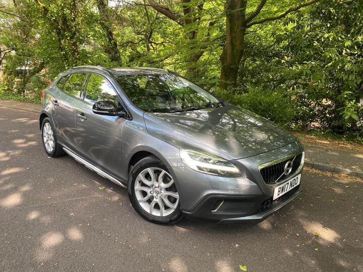 Volvo V40 Cross Country 2.0 T3 Pro Euro 6 (s/s) 5dr