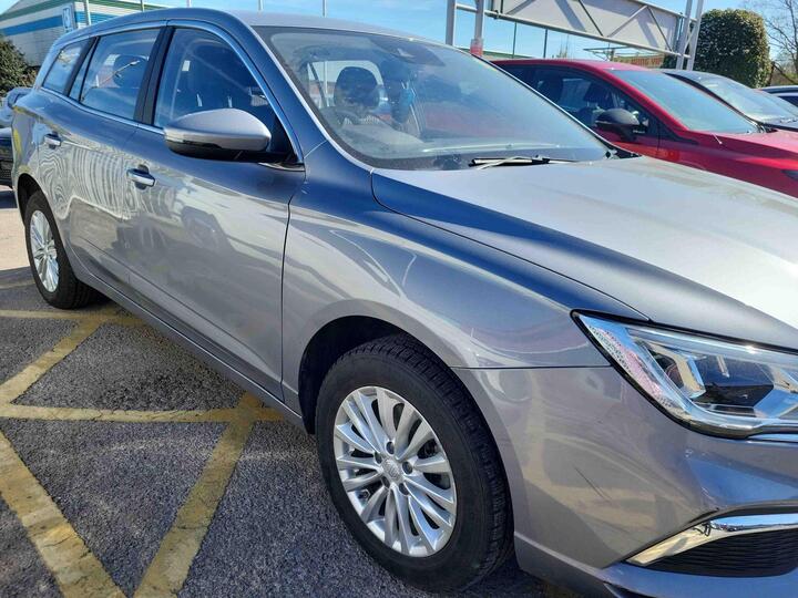 MG MG5 61.1kWh Excite Long Range Auto 5dr