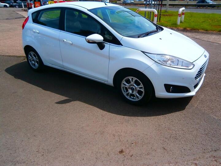 Ford Fiesta 1.6 TDCi ECOnetic Zetec Euro 5 (s/s) 5dr