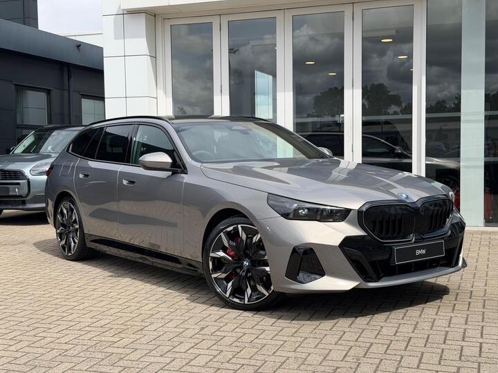 BMW 5 Series 3.0 550e 22.1kWh M Sport Pro Touring Steptronic Euro 6 (s/s) 5dr