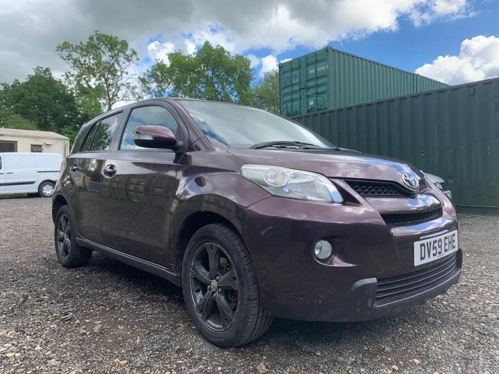 Toyota Urban Cruiser 1.4 D-4D 4WD Euro 4 5dr Toyota Urban Cruiser 1.4 D-4D 4WD Euro 4 5dr