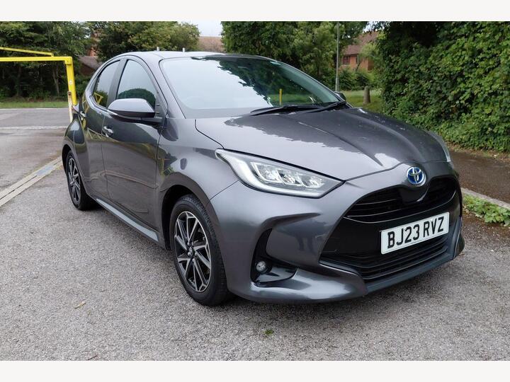 Toyota Yaris 1.5 VVT-h Design E-CVT Euro 6 (s/s) 5dr