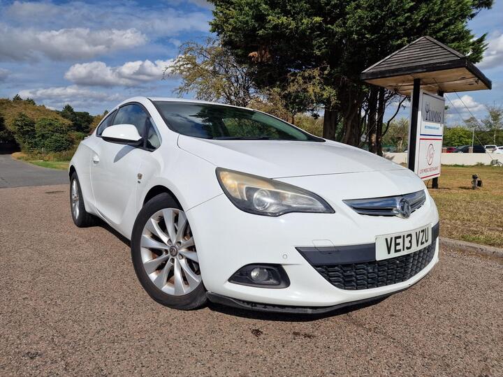 Vauxhall Astra GTC 2.0 CDTi SRi Euro 5 (s/s) 3dr