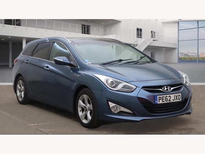 Hyundai I40 1.7 CRDi Blue Drive Premium Euro 5 (s/s) 5dr Hyundai I40 1.7 CRDi Blue Drive Premium Euro 5 (s/s) 5dr