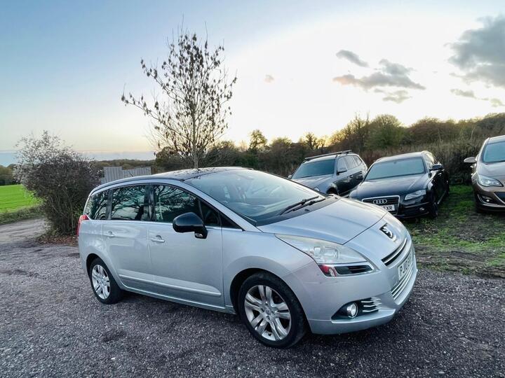 Peugeot 5008 1.6 THP Exclusive Euro 5 5dr Peugeot 5008 1.6 THP Exclusive Euro 5 5dr