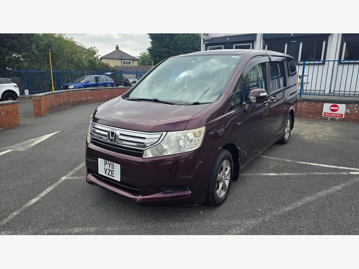 Honda Stepwagon 2.0 Auto 8 Seater Panoramic Roof