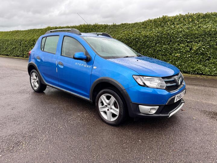 Dacia Sandero Stepway 1.5 DCi Laureate Euro 6 (s/s) 5dr Dacia Sandero Stepway 1.5 DCi Laureate Euro 6 (s/s) 5dr