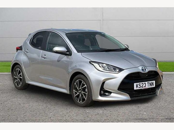 Toyota Yaris 1.5 VVT-h Design E-CVT Euro 6 (s/s) 5dr