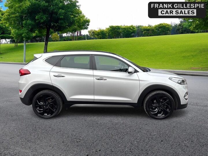 Hyundai TUCSON 2.0 CRDi Blue Drive Premium SE Euro 6 (s/s) 5dr Hyundai TUCSON 2.0 CRDi Blue Drive Premium SE Euro 6 (s/s) 5dr