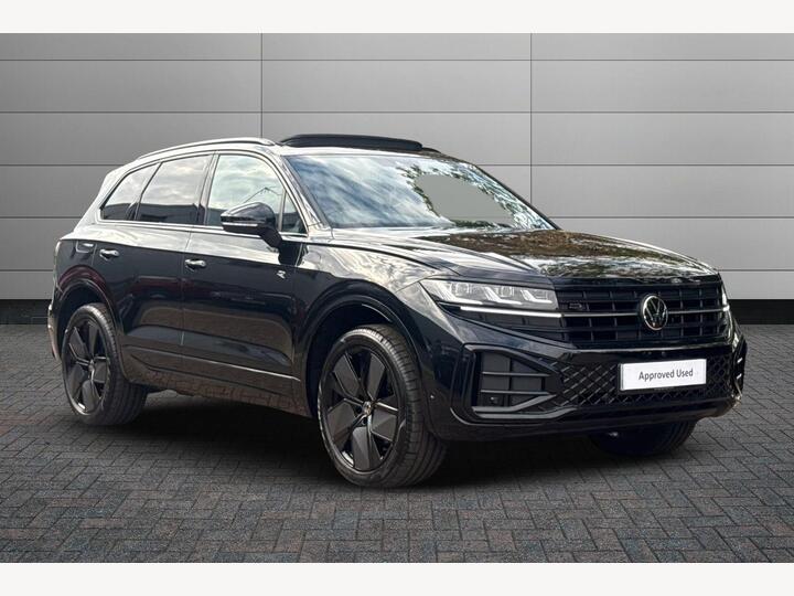 Volkswagen Touareg 3.0 TDI V6 Black Edition Tiptronic 4Motion Euro 6 (s/s) 5dr Volkswagen Touareg 3.0 TDI V6 Black Edition Tiptronic 4Motion Euro 6 (s/s) 5dr