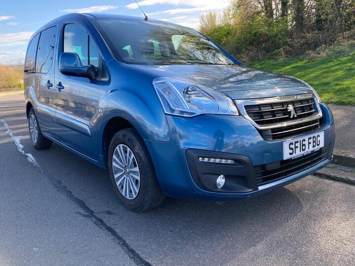 Peugeot Partner Tepee 1.6 BlueHDi Active Euro 6 5dr Peugeot Partner Tepee 1.6 BlueHDi Active Euro 6 5dr
