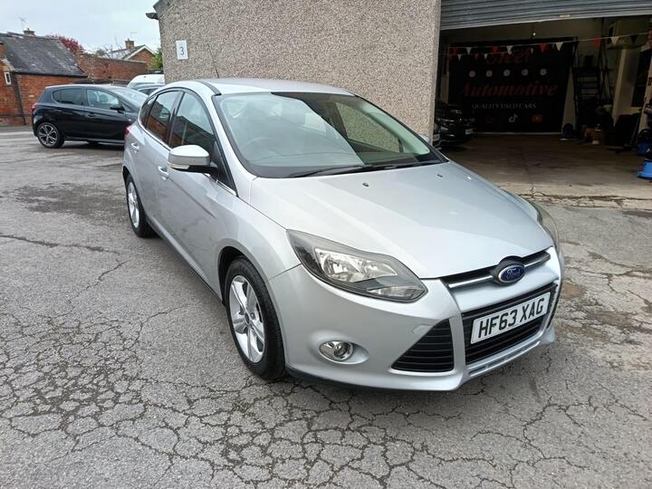 Ford Focus 1.6 Zetec Powershift Euro 5 5dr