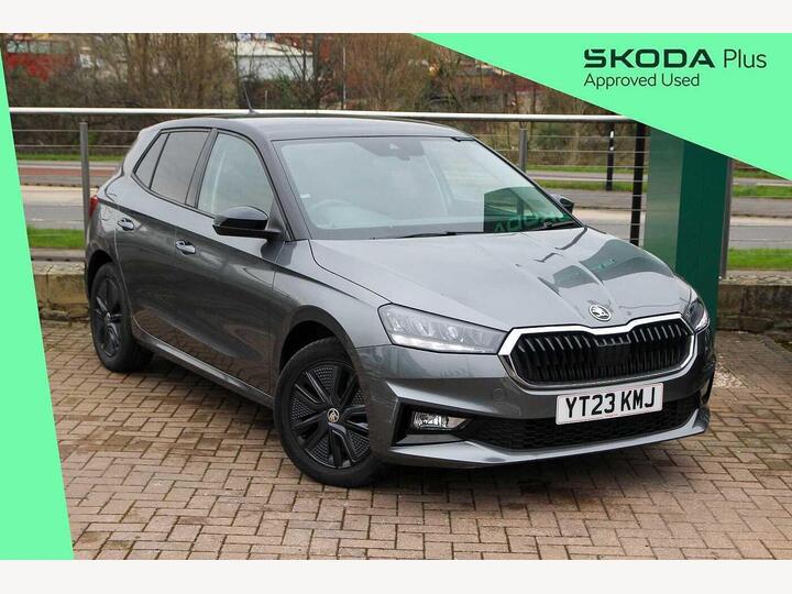 Skoda Fabia 1.0 MPI Colour Edition Euro 6 (s/s) 5dr Skoda Fabia 1.0 MPI Colour Edition Euro 6 (s/s) 5dr