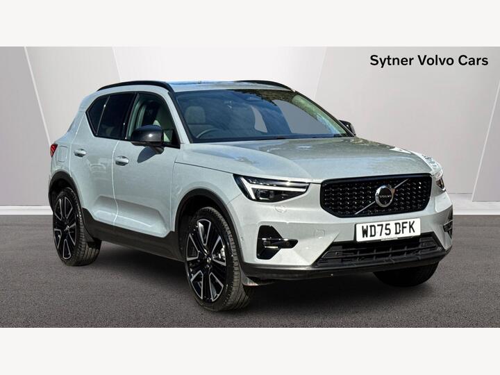 Volvo XC40 2.0 B3 MHEV Ultra Dark DCT Auto Euro 6 (s/s) 5dr