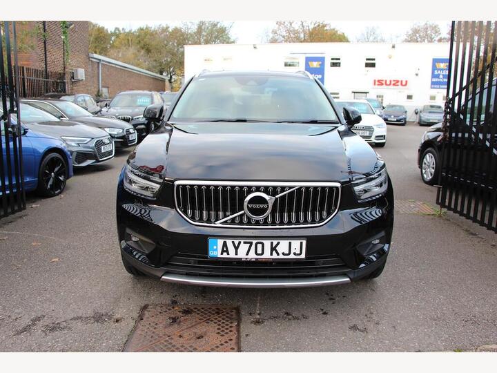 Volvo XC40 2.0 B4 MHEV Inscription Pro Auto Euro 6 (s/s) 5dr