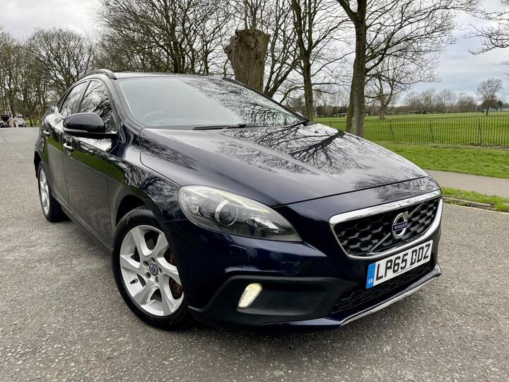 Volvo V40 DIESEL HATCHBACK 2.0 D2 Lux Auto Euro 6 (s/s) 5dr
