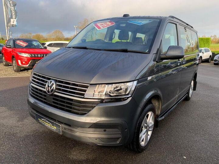 Volkswagen Transporter Shuttle SE Short Wheelbase