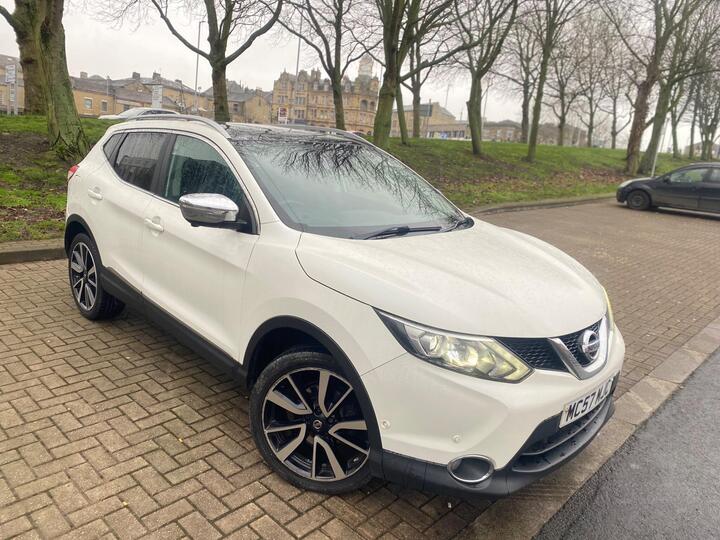 Nissan Qashqai 1.5 DCi Tekna 2WD Euro 5 (s/s) 5dr