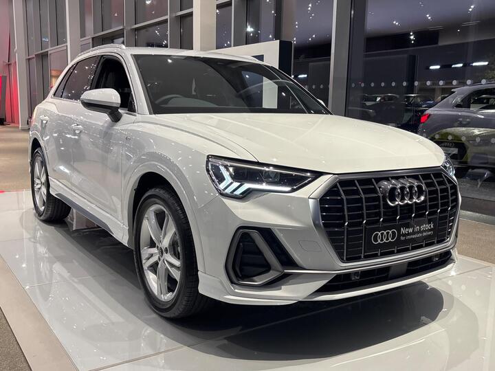 Audi Q3 1.5 TFSI CoD 35 S Line S Tronic Euro 6 (s/s) 5dr