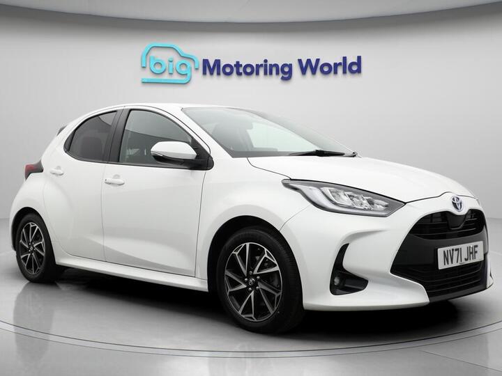 Toyota Yaris 1.5 VVT-h Design E-CVT Euro 6 (s/s) 5dr