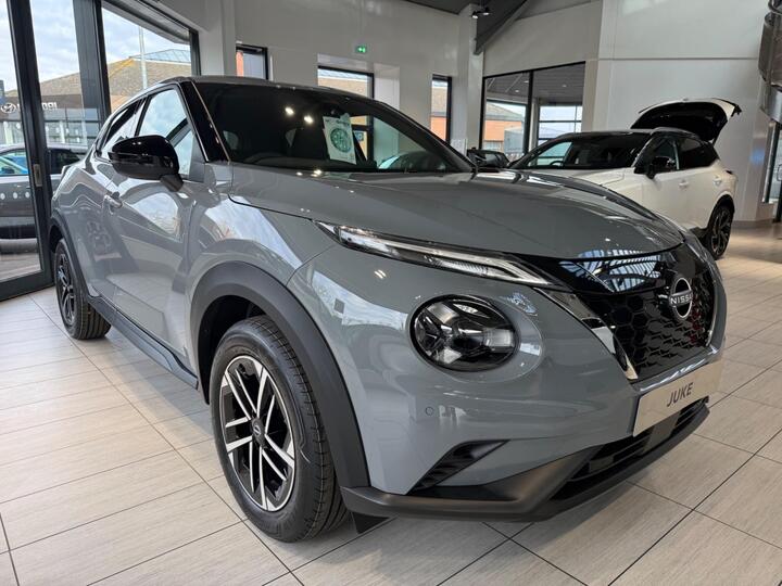 Nissan JUKE 1.6 N-Connecta Auto Euro 6 5dr