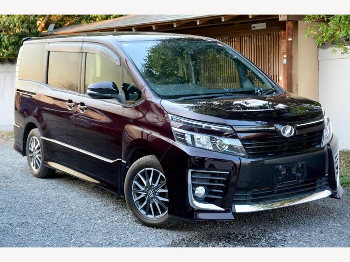 Toyota Voxy 2.0 ZS Edition - ZS Areo Body Styling