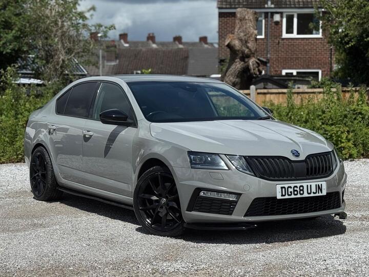 Skoda Octavia 2.0 TDI VRS DSG 4WD Euro 6 (s/s) 5dr Skoda Octavia 2.0 TDI VRS DSG 4WD Euro 6 (s/s) 5dr