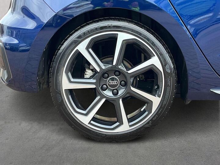 Audi A1 1.0 TFSI 30 Black Edition Sportback Euro 6 (s/s) 5dr