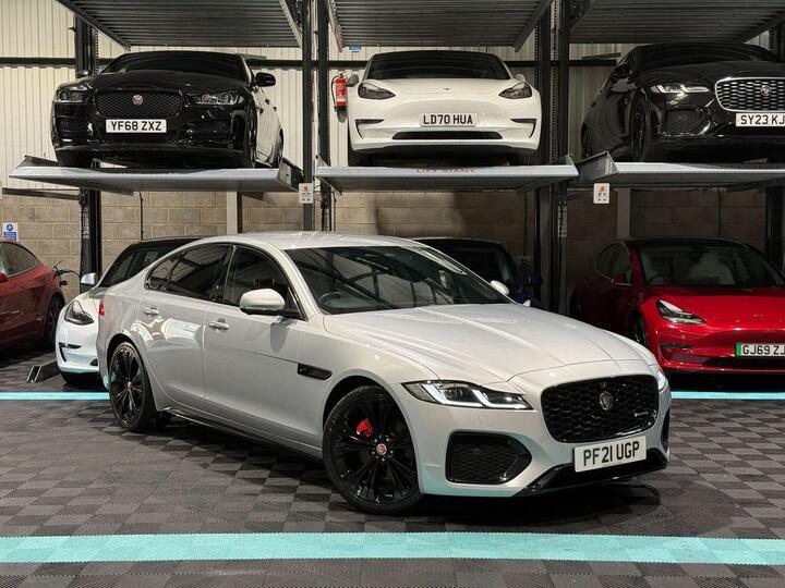 Jaguar XF 2.0 D200 MHEV R-Dynamic SE Auto Euro 6 (s/s) 4dr