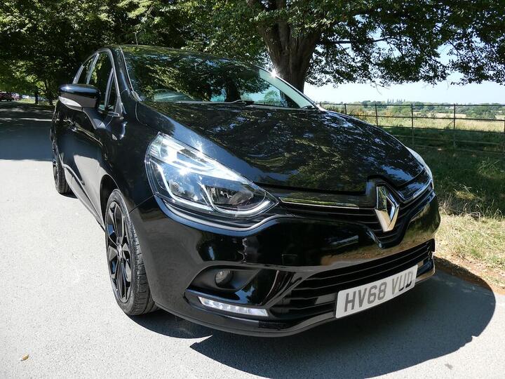 Renault Clio 0.9 TCe Iconic Euro 6 (s/s) 5dr